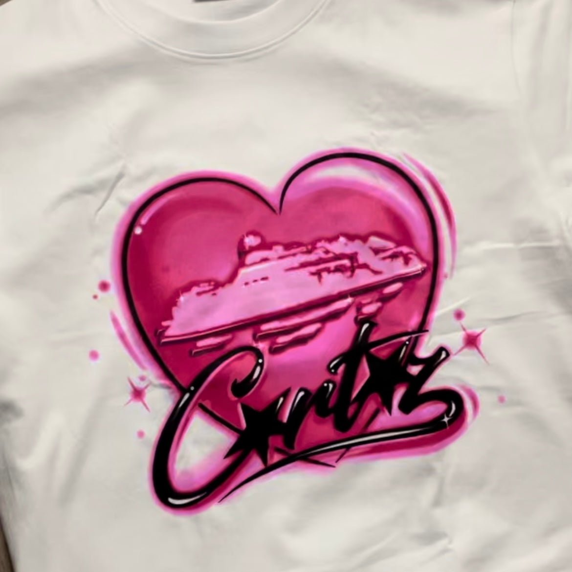 Corteiz Alcatraz Heart T-shirt - WYGO.store